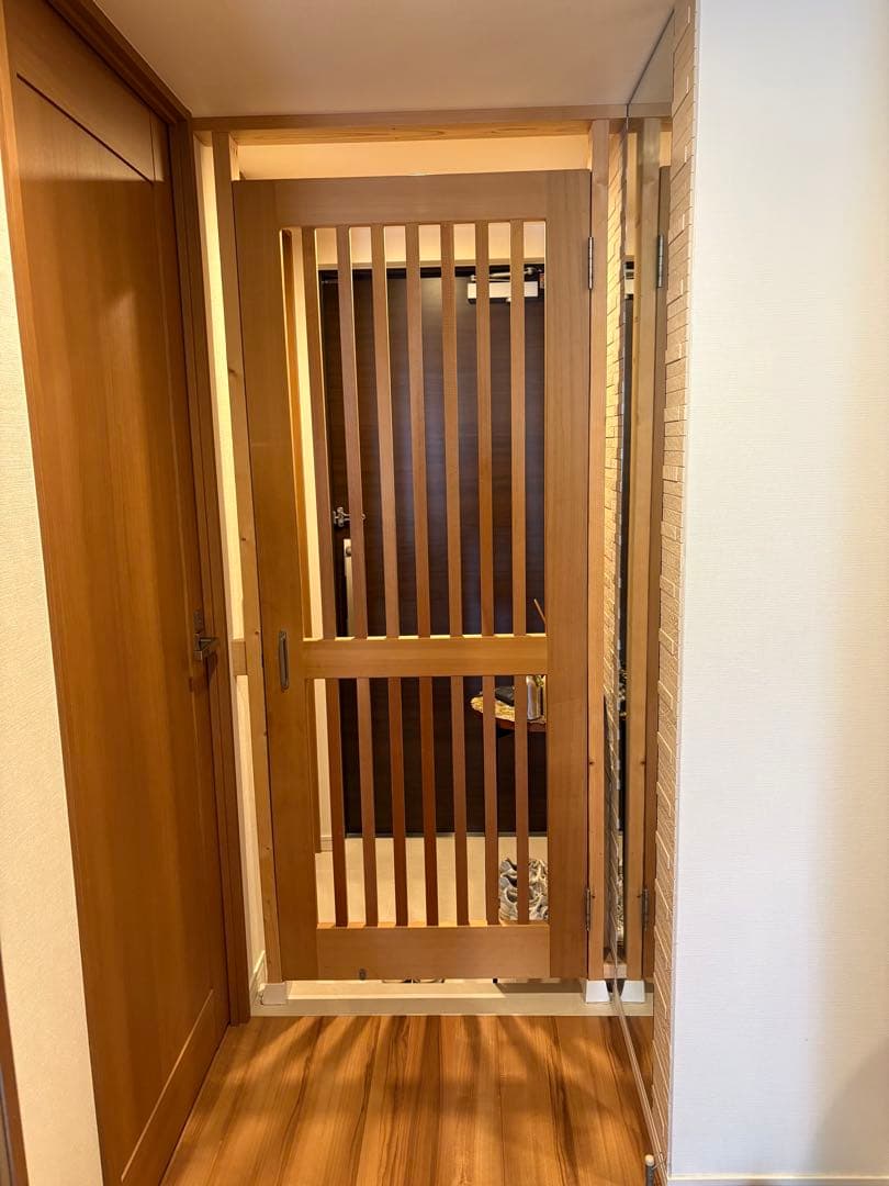 ペット脱走防止ドア ハイクオリティ無垢材　インテリア性抜群❗️