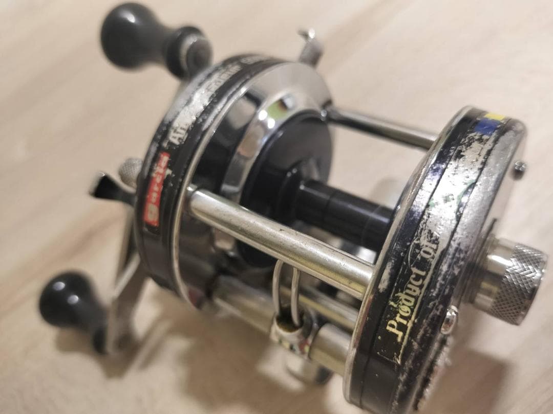 ★アブガルシア　アンバサダー5500C　ビンテージ　リール ブラック