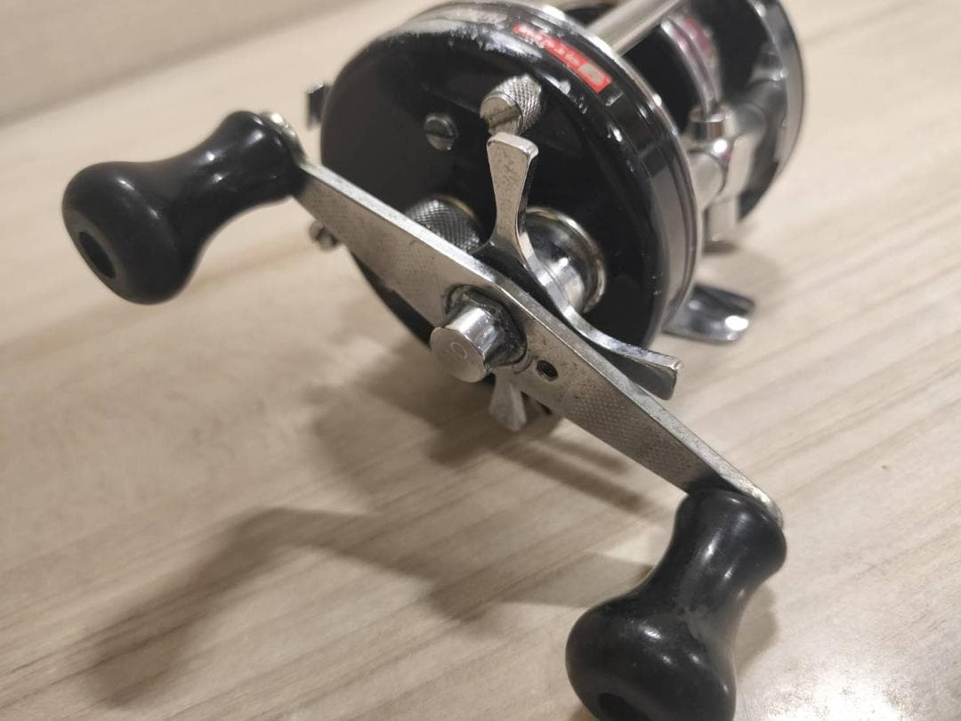 ★アブガルシア　アンバサダー5500C　ビンテージ　リール ブラック