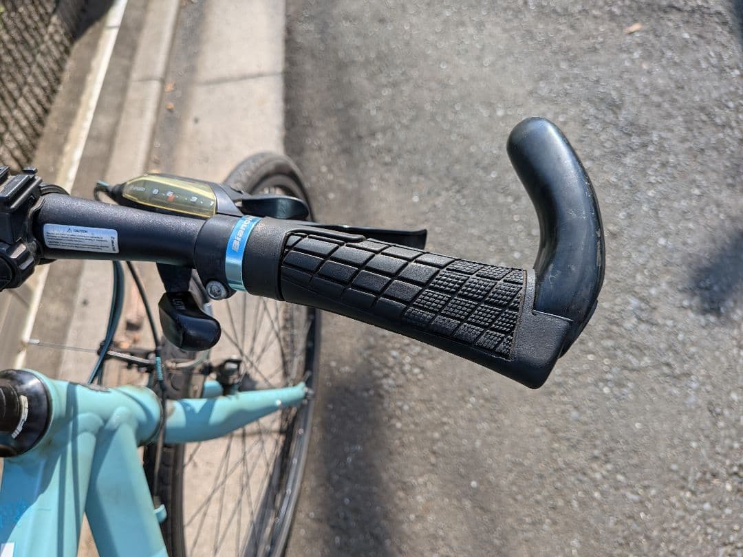 ビアンキ camaleonte1クロスバイク 直接引き渡し限定