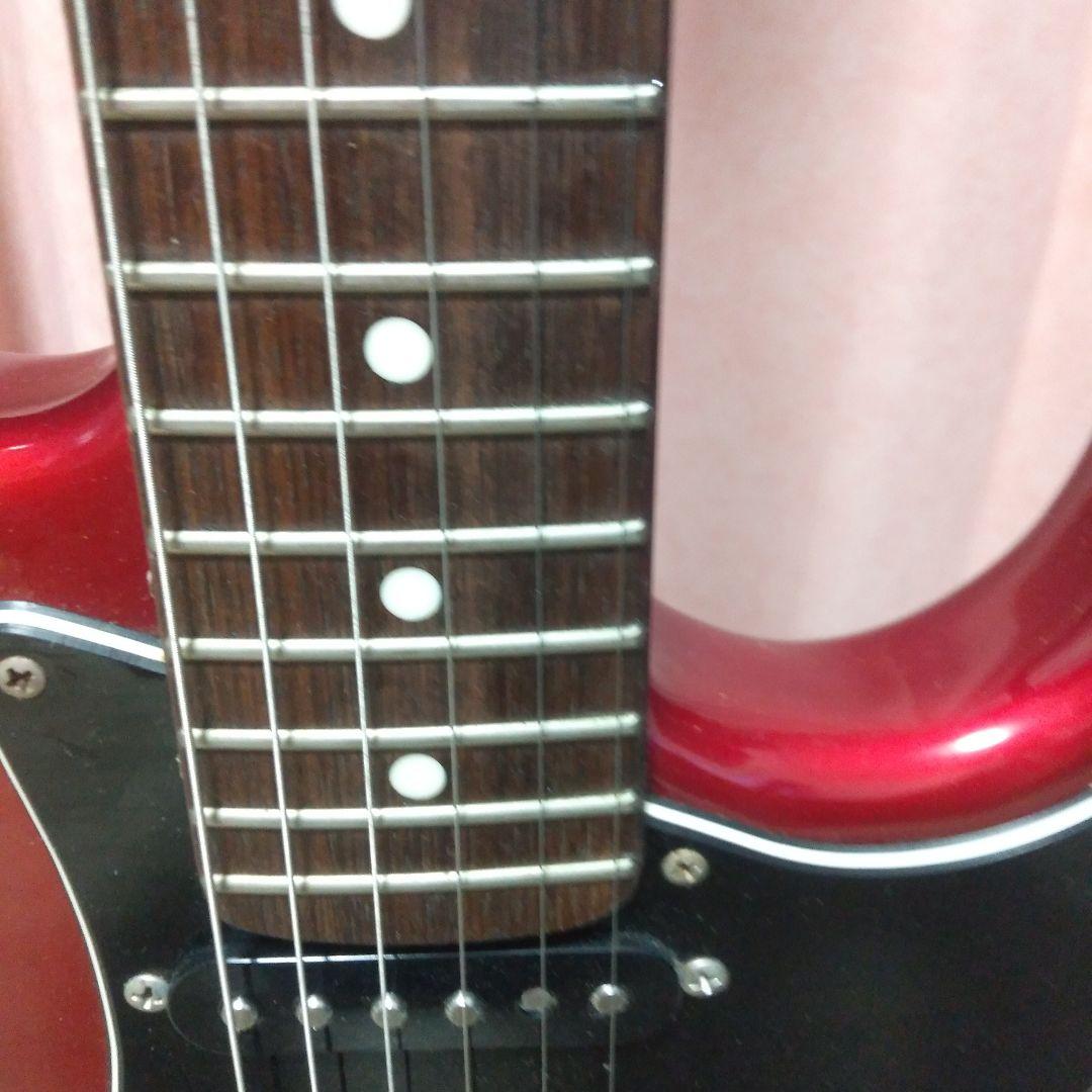 フェルナンデス　リミテッドエディション　ストラトタイプ　赤色