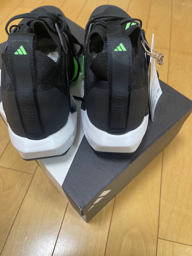 ★新品完売　アディダスラピッドムーブ25.5センチ レズミルズlesmills