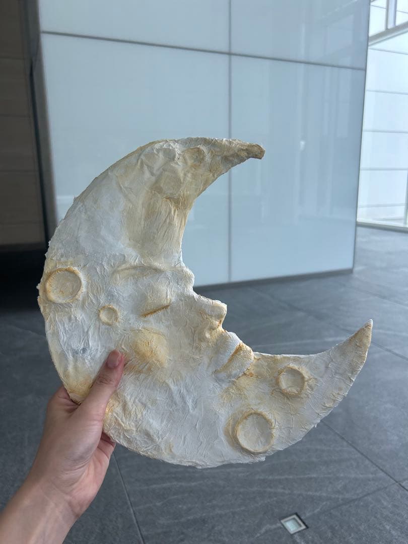 MOON オブジェ　手作り　モニュメント　ラブブの乗り物