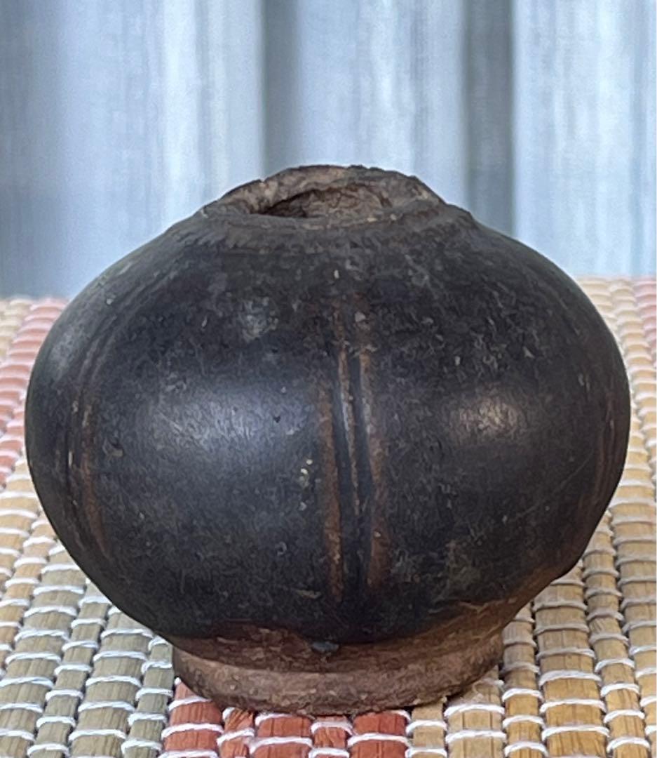 クメール黒釉刻線文壺　 12～13世紀遺跡発掘品カンボジア　埋蔵文化財 貴重標本