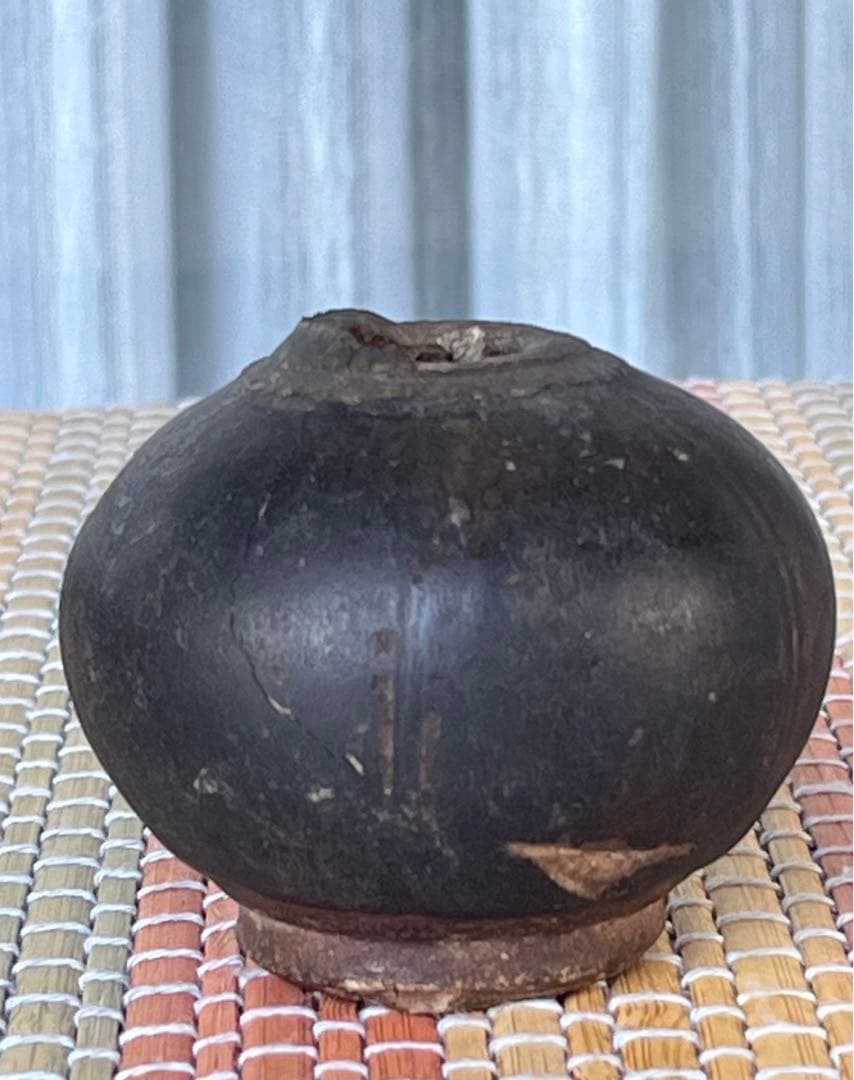 クメール黒釉刻線文壺　 12～13世紀遺跡発掘品カンボジア　埋蔵文化財 貴重標本
