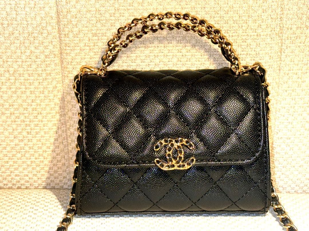 4*2様 シャネル　ノベルティ　非売品　ショルダーバッグ　　キャビアスキン　新品