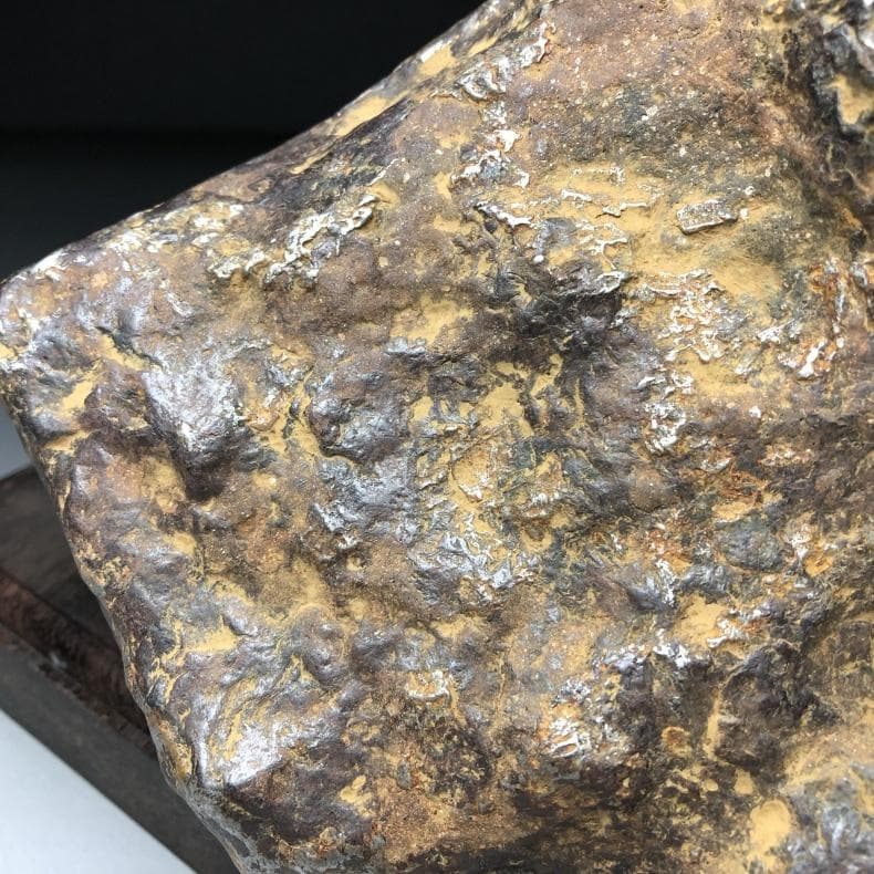 隕石　アルタイ隕石　大型隕石 6.9キロ　鉄隕石　ナチュラル　原石 木台付き