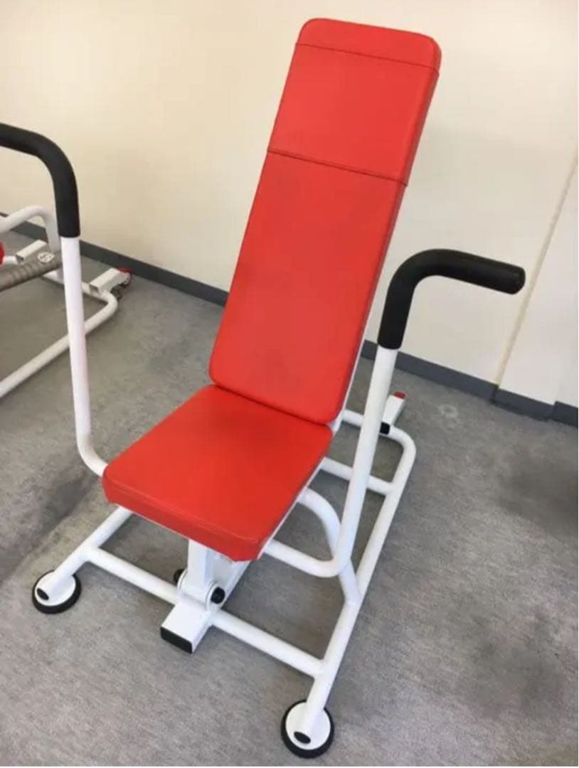 チェストプレス／ロー　トレーニングマシン