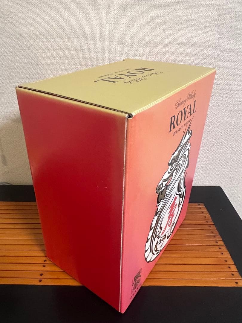 サントリー  ローヤル 2012年干支ボトル 辰歳 600ml 未開栓