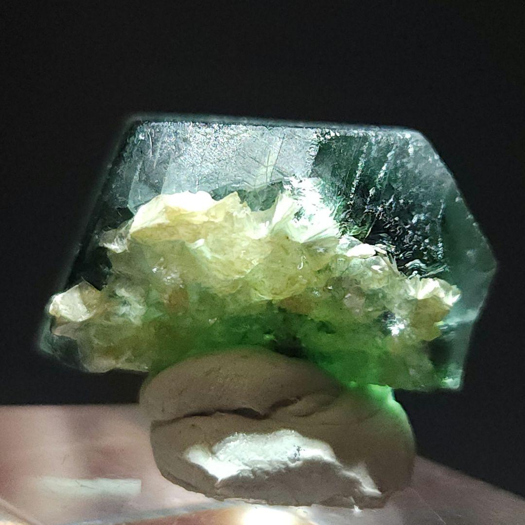 エイリアン アイ？フローライト原石