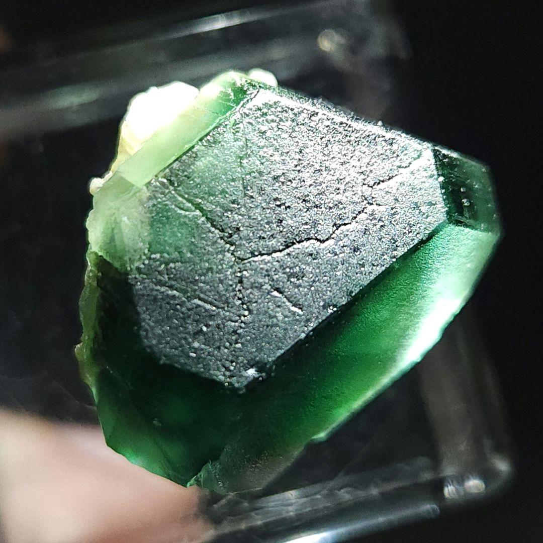 エイリアン アイ？フローライト原石