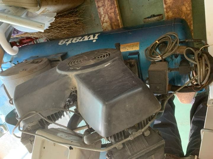 イワタ　コンプレッサー