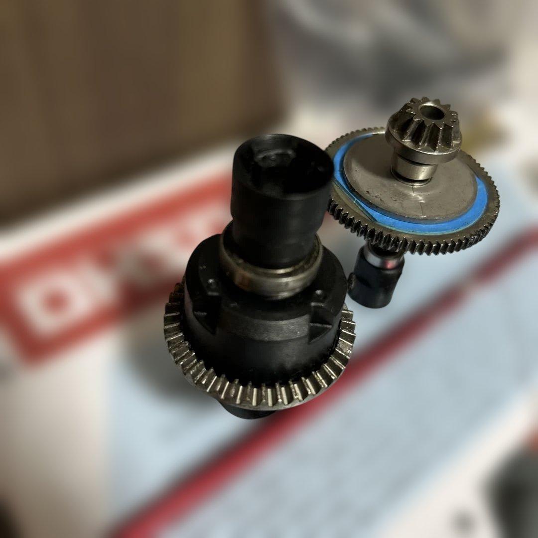 京商　マッドバン　ve ブラシレス　トラクサス　超高級ピニオンギヤ付き