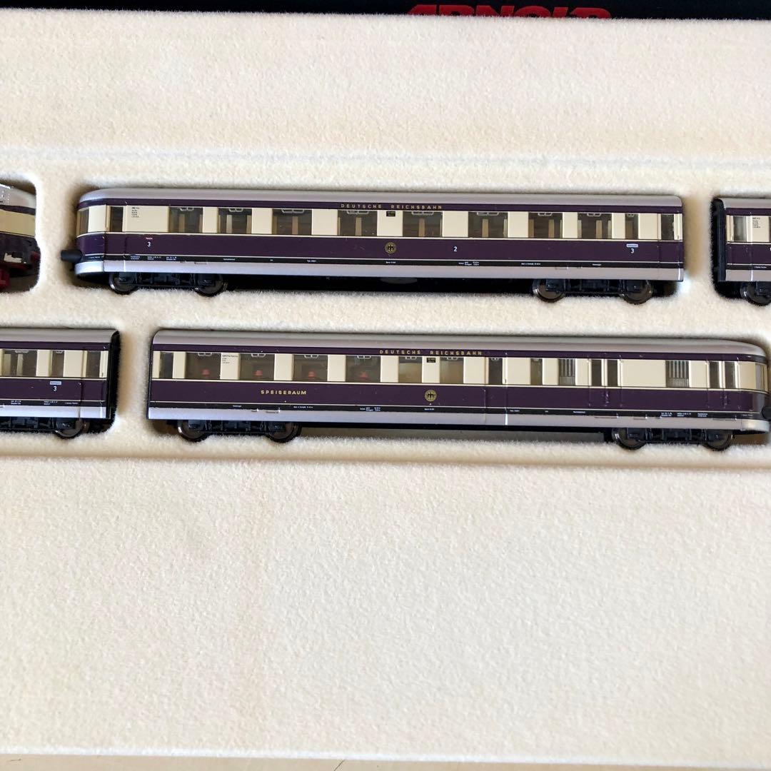 ARNOLD ドイツ帝国鉄道 HENSCHEL-WEGMANN-ZUG Nゲージ