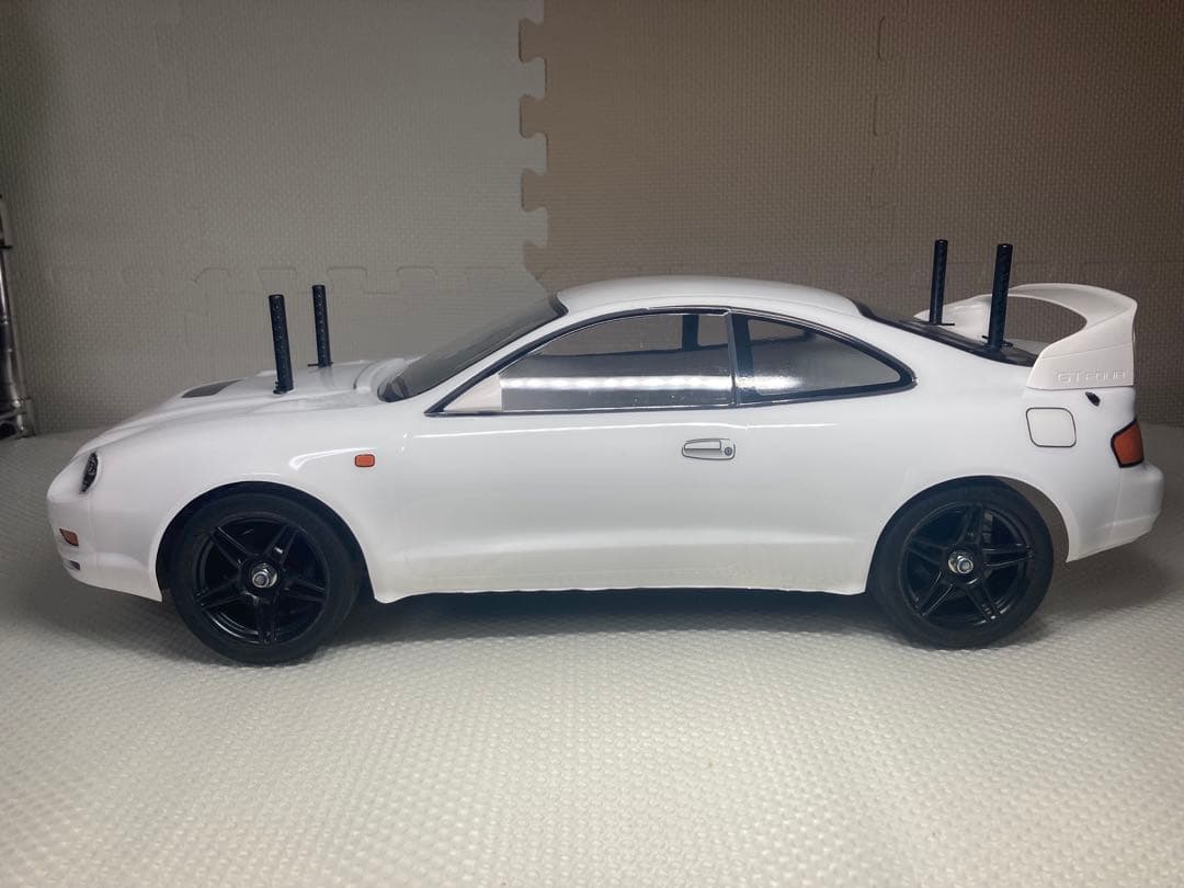 タミヤ　TT-02シャーシ　セリカ　GT-FOUR ST205 ボディ付き