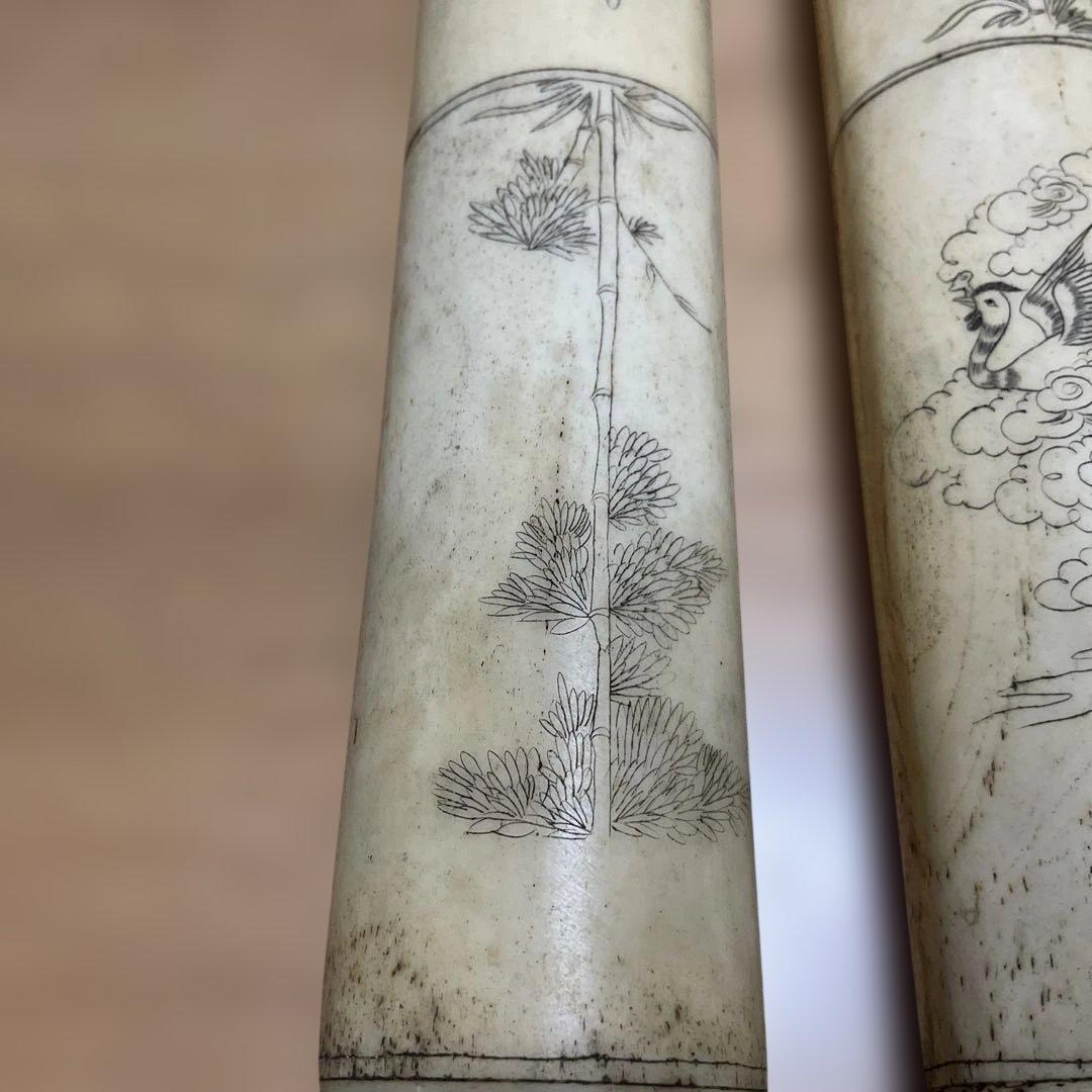 動物の骨製の彫刻文鎮一対