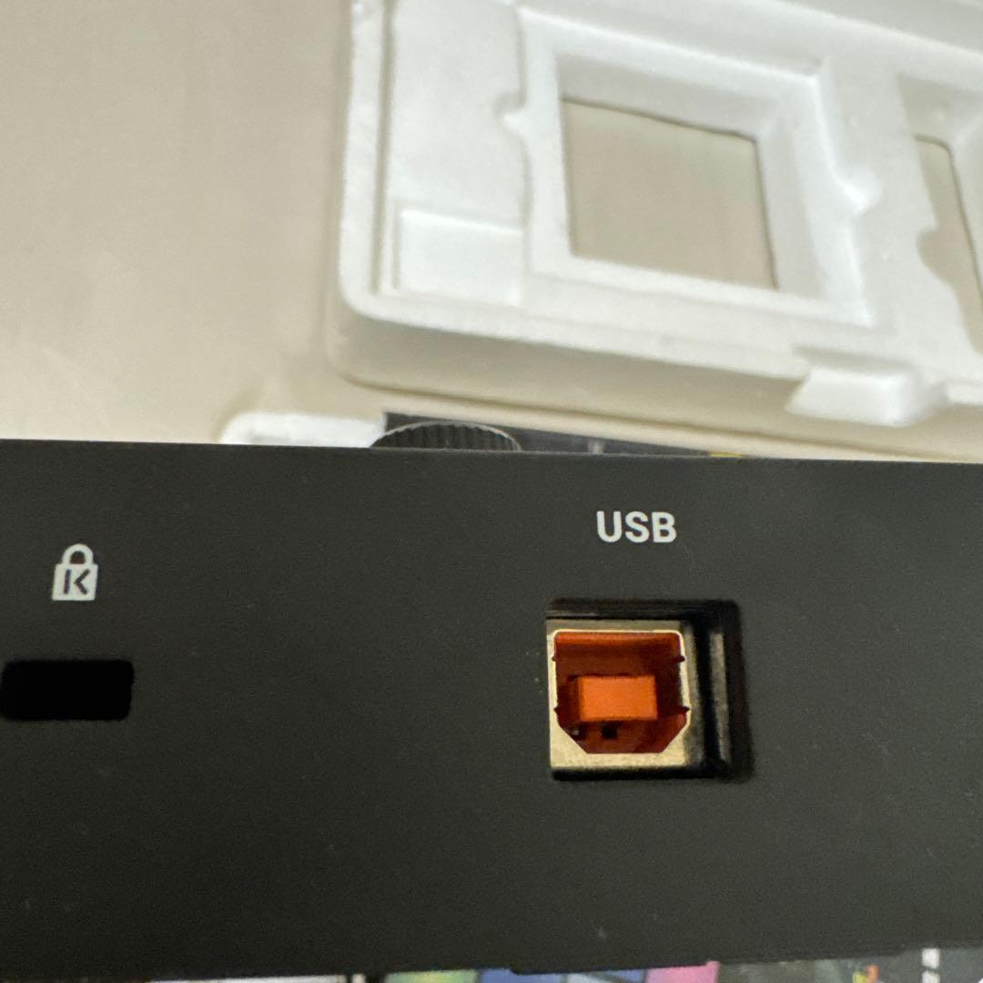 MASCHINE MIDIコントローラー 黒