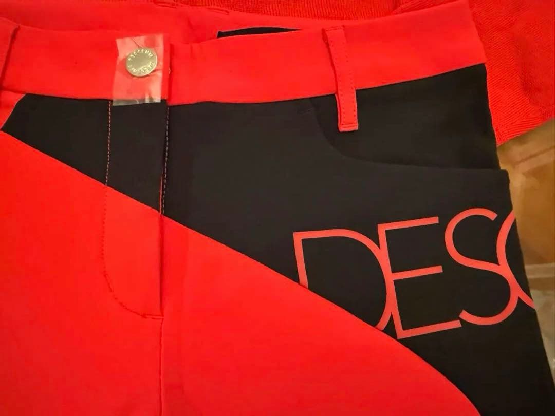 DESCENTE 赤黒 3セットアップ セーター、スカート、パンツ