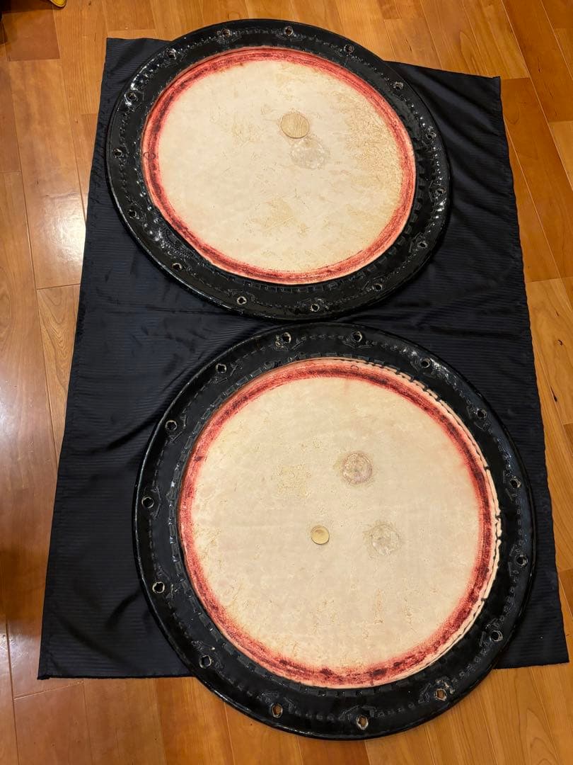 価格30万円程●和太鼓 桶胴太鼓　2尺3寸70cm 牛皮　張り替え用 両面 二枚