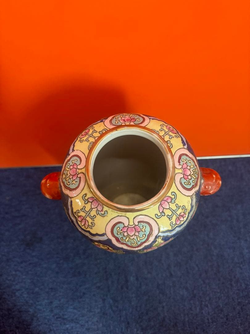 1749中国武神の図が描かれた双耳付きの人物花瓶 大清同治年製銘　時代物