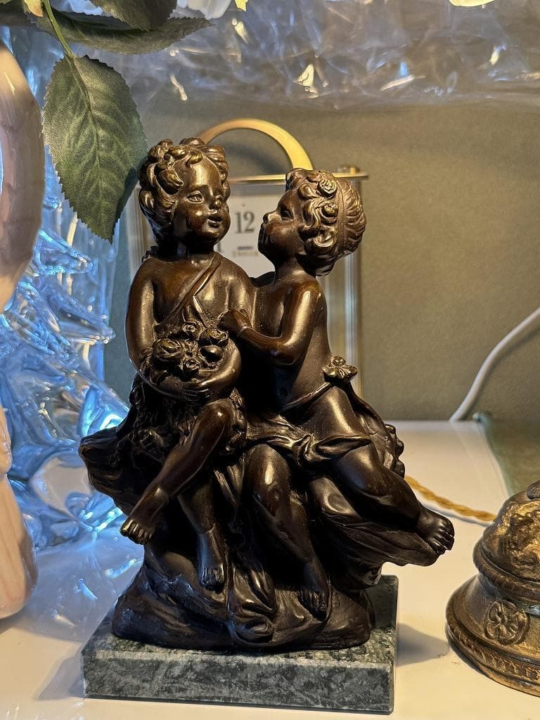 フランス　アールヌーヴォー　刻入　オーギュスト・モロー「椅子に座る子供」ブロンズ