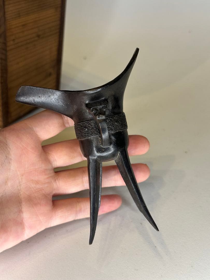 青銅器 三足 酒樽 古美術 中国 木製箱付き 内側文字入り