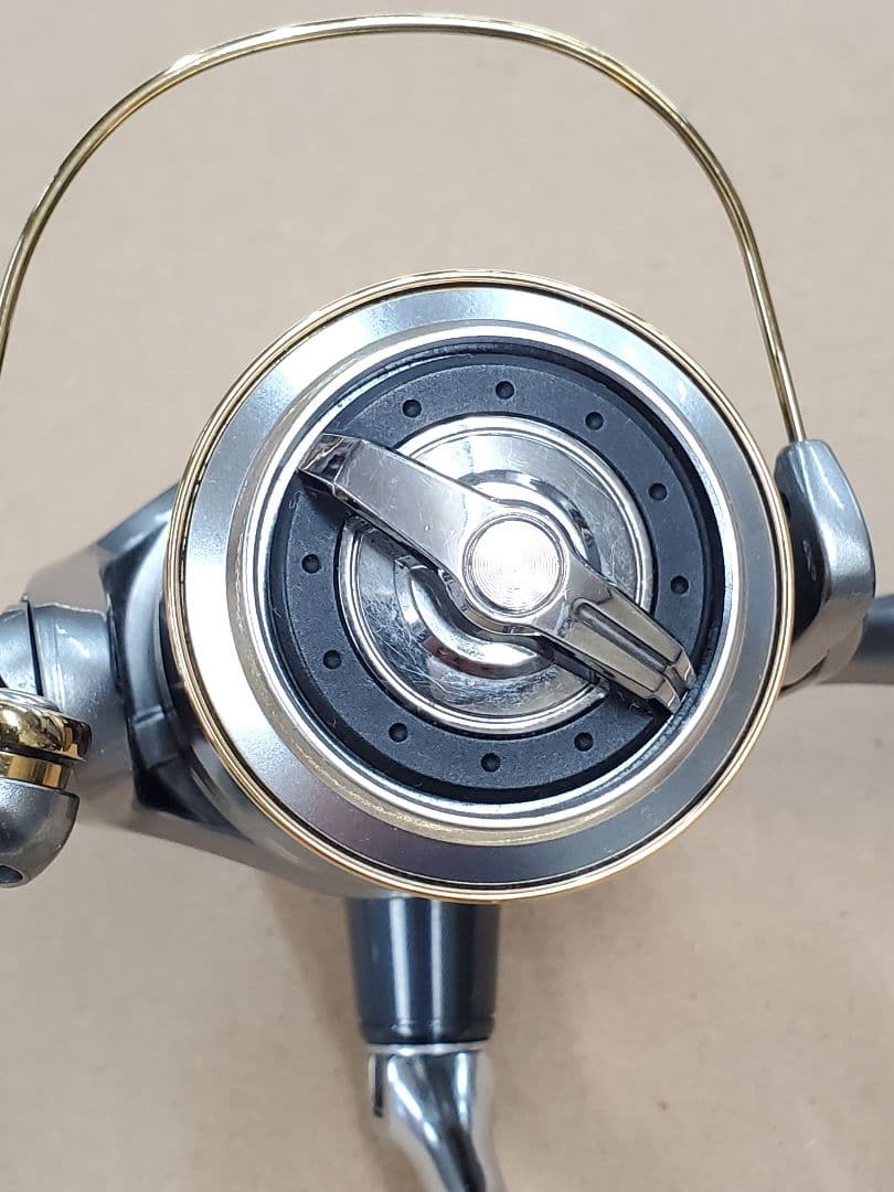 シマノ 11 ツインパワー C3000HG