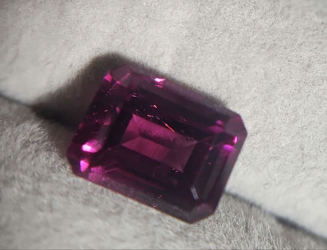 天然ロードライトガーネット 3.289ct