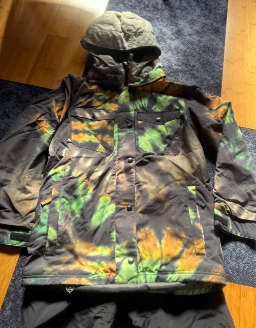 BURTONバートン子ども用スノーボードウェア