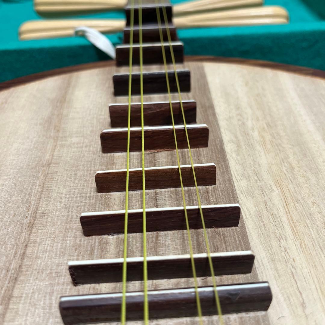 琴月　月琴　高級製品　4線　Yueqin 刻印有り　木製 ハードケース付き