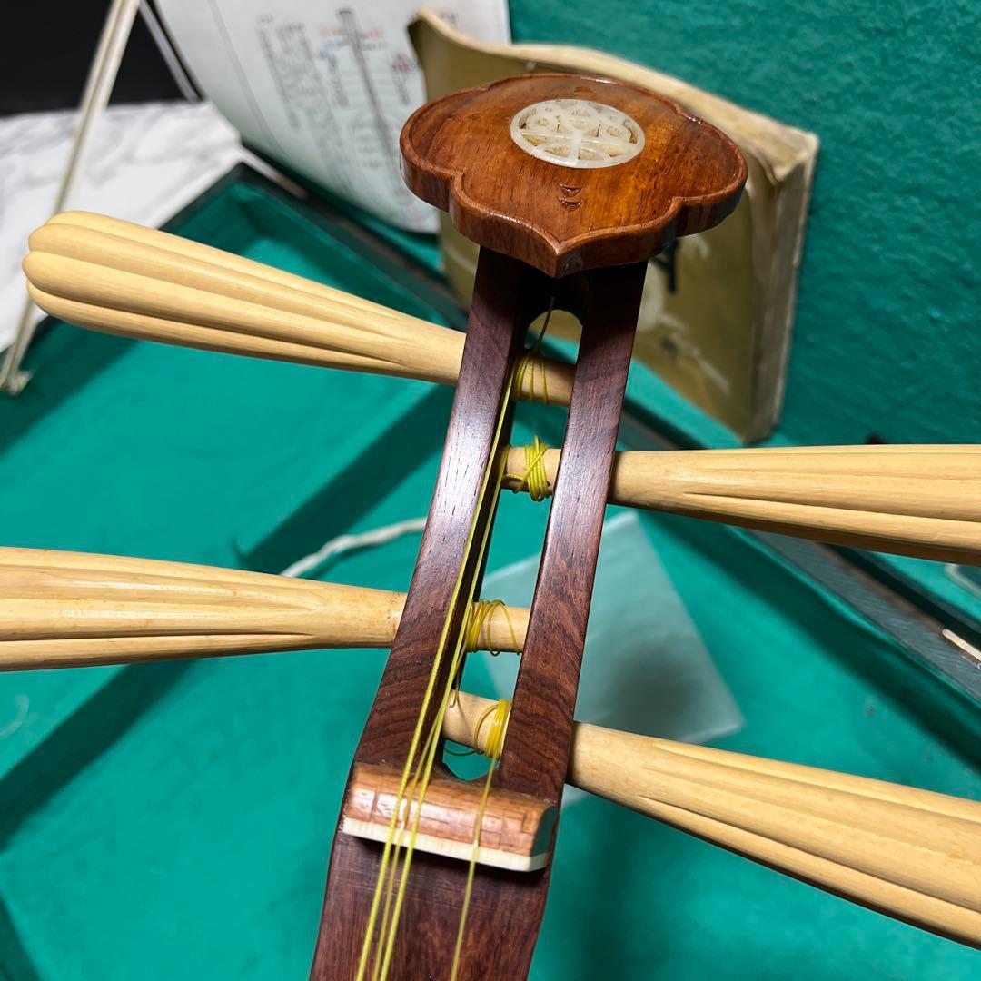 琴月　月琴　高級製品　4線　Yueqin 刻印有り　木製 ハードケース付き