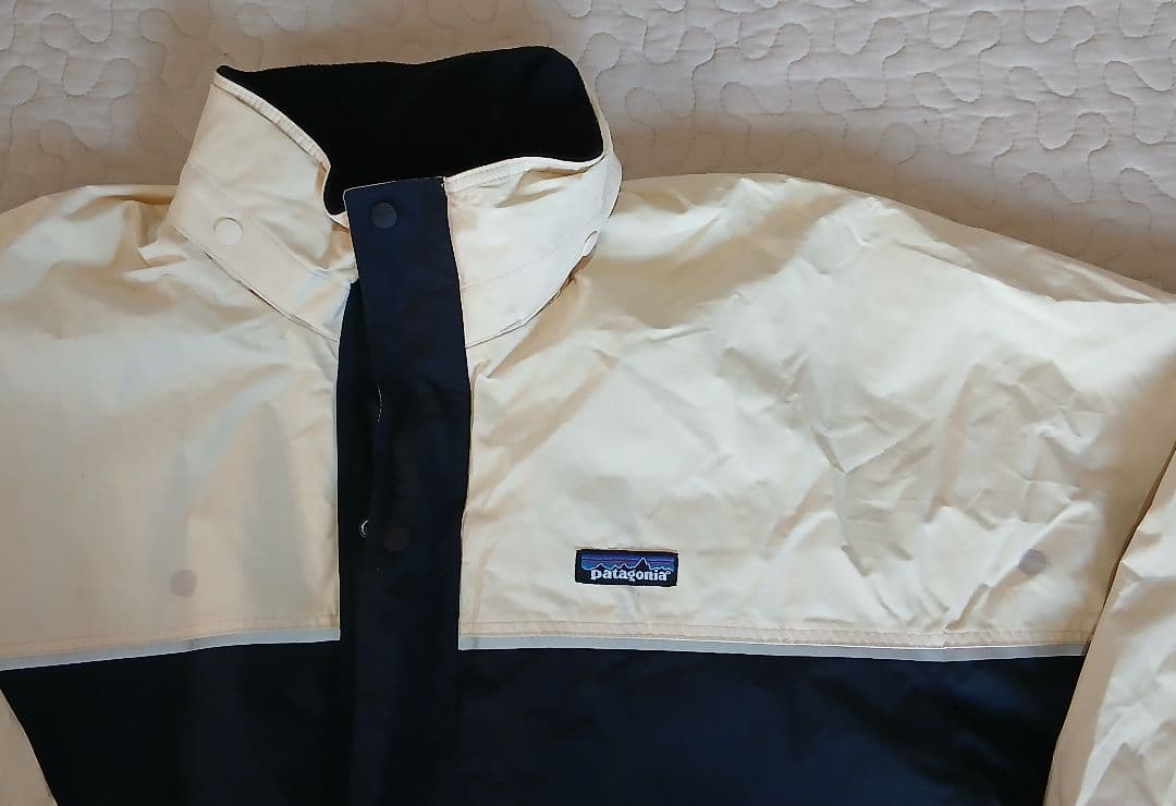 【パタゴニア/着用1回】フード有り　スノーウエア　ジャケット　レディース　キッズ