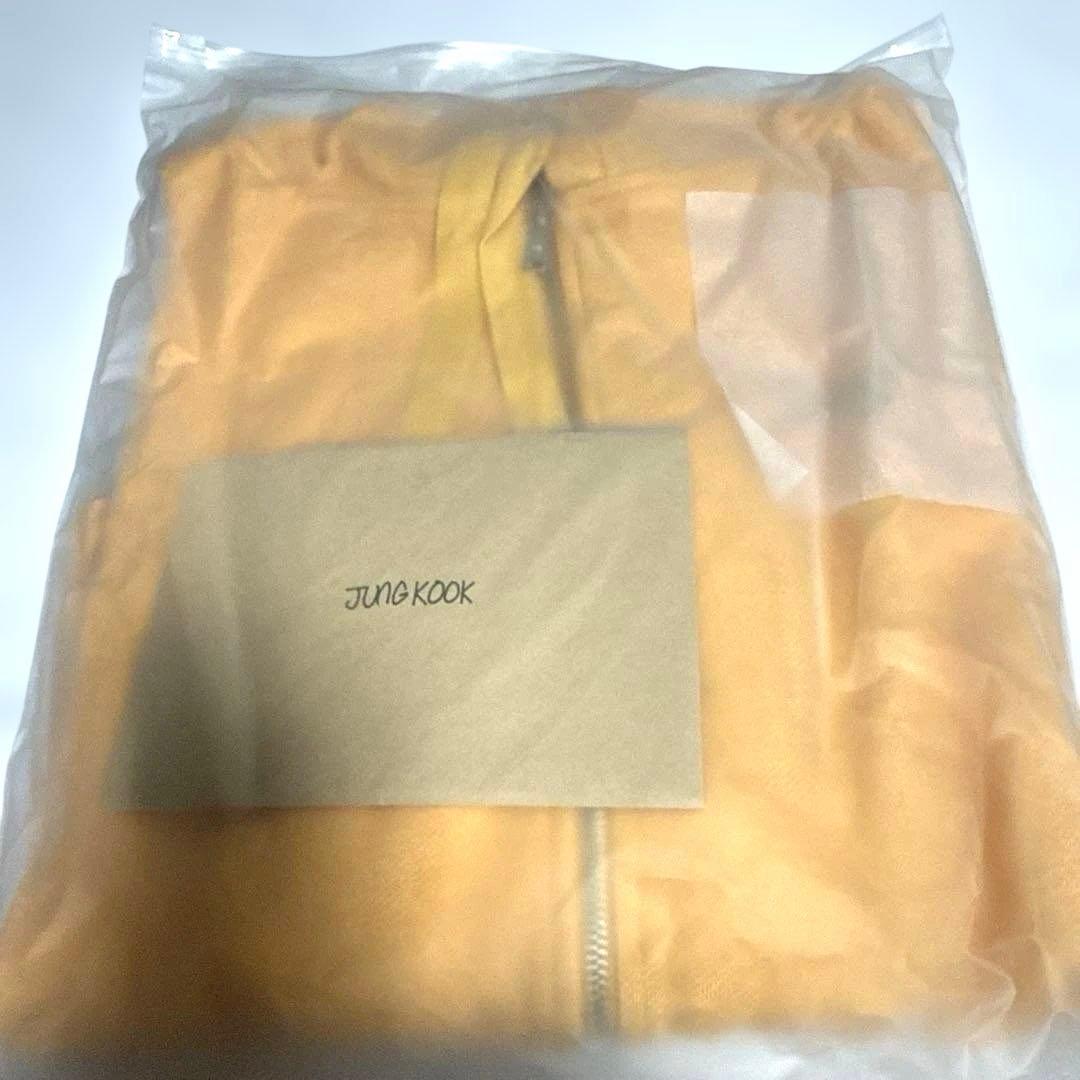 【新品・未使用】BTS アーティストメイド ジョングク フーディ L マスタード
