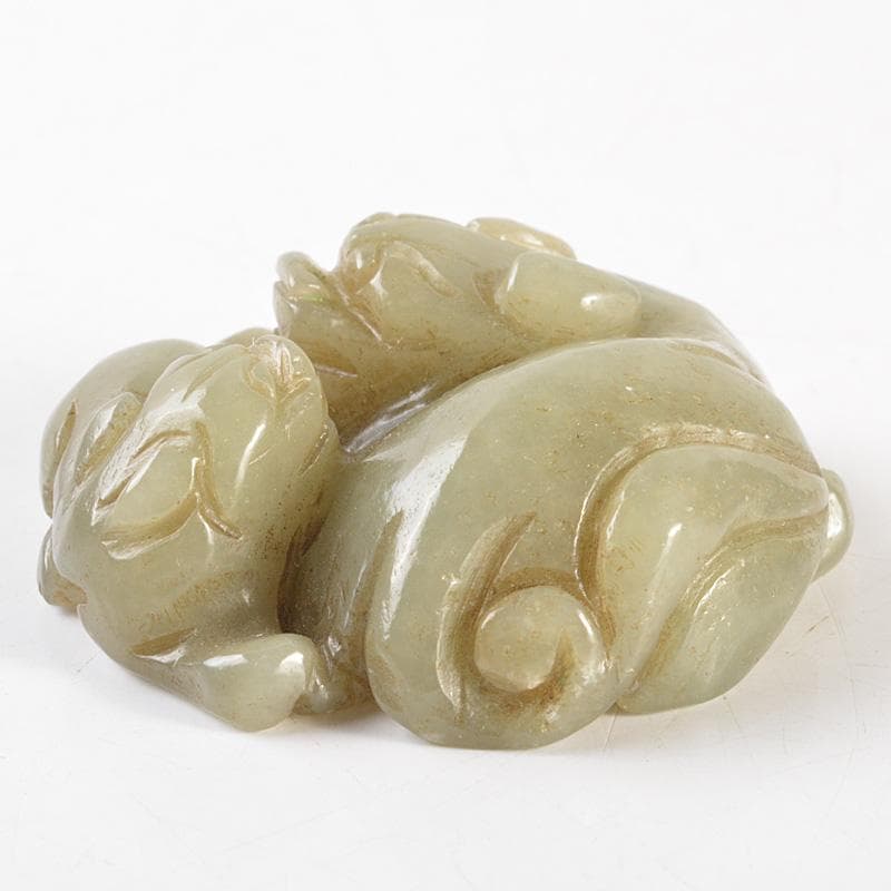 中国　玉石彫刻　神獣刻　根付　紙鎮　置物　C 7664E