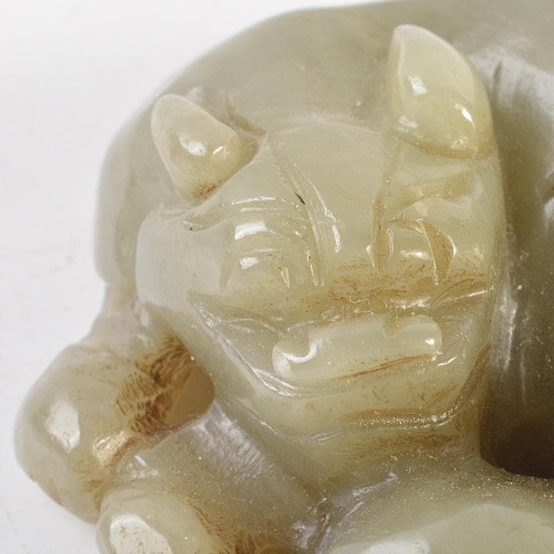 中国　玉石彫刻　神獣刻　根付　紙鎮　置物　C 7664E