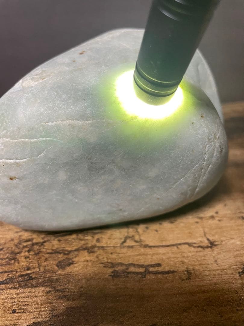 約2100g 糸魚川 翡翠 海石 緑