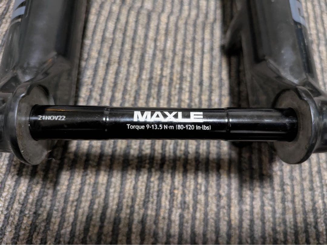 チ*ス様 300円スタート売切RockShox Revelation 27.5