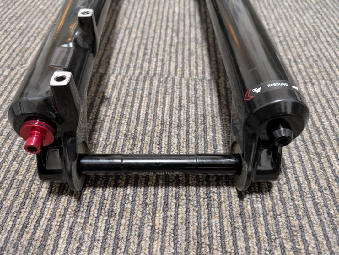 チ*ス様 300円スタート売切RockShox Revelation 27.5