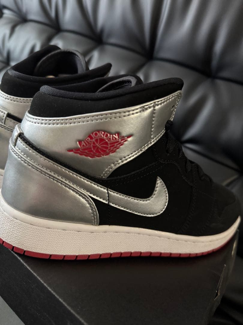 【美品・付属品完備】NIKE AIR JORDAN 1 MIDブラック×シルバー