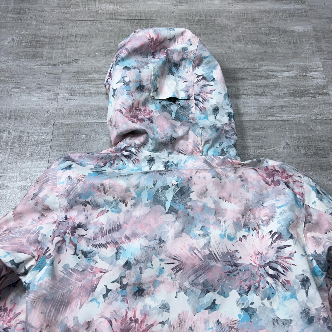 美品 Swivel スノーウェアウェア レディースXL スキーウェア 総柄