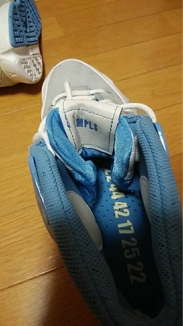 ナイキ ZOOMAIR UPTEMPO MPLS グレー/ブルー/ホワイト