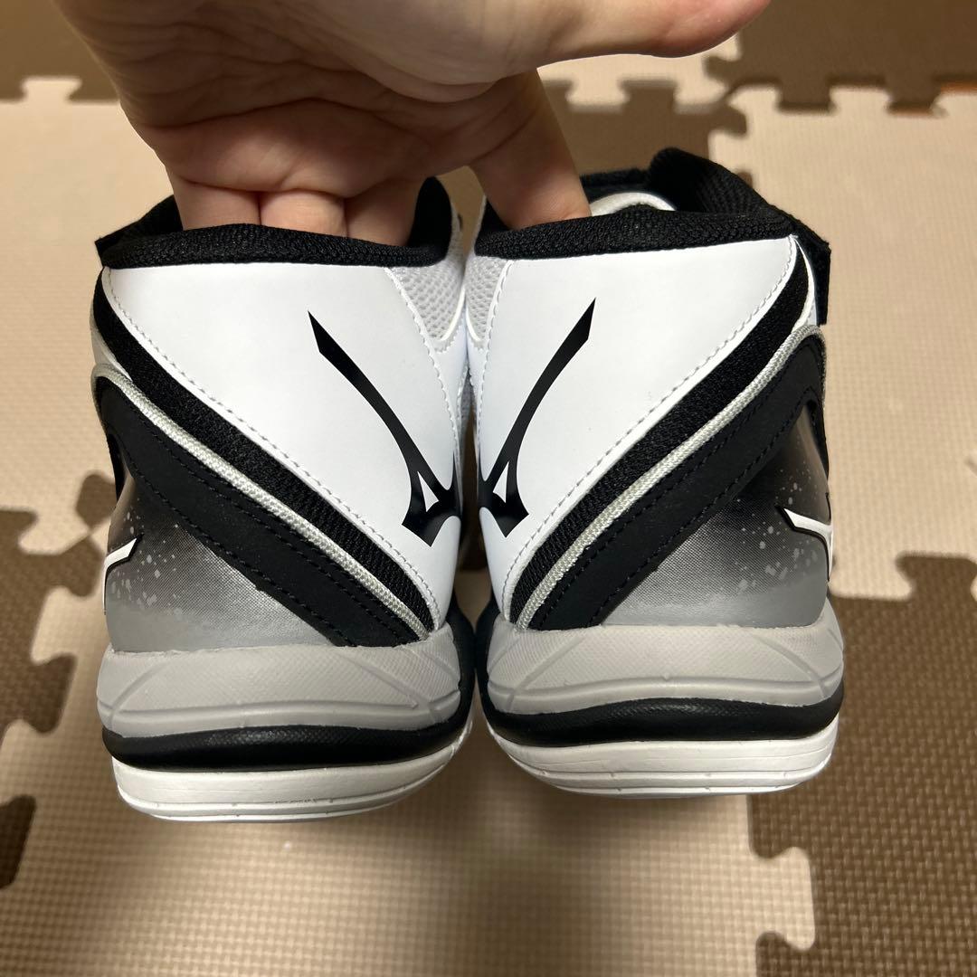 バレーボールシューズ　25cm