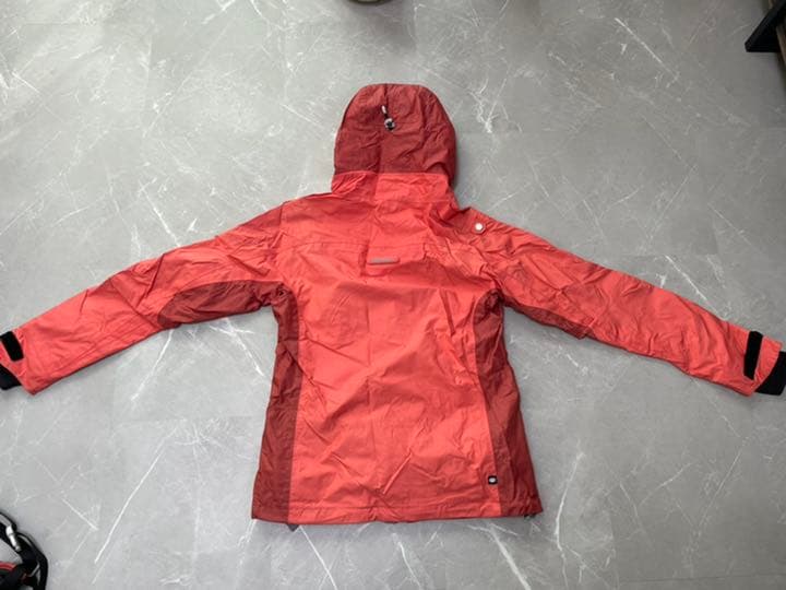 GREGORYと686のコラボ  ウェアーとバックパック