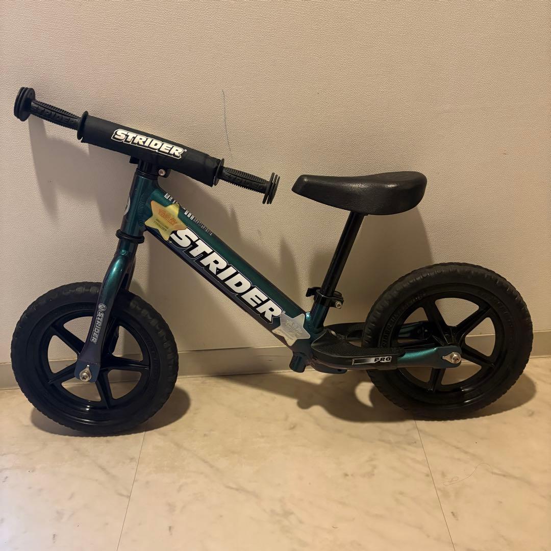 STRIDER PRO 12インチ メタリックアクア　人気色　ストライダー