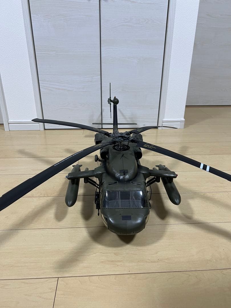 【超希少】エリートフォース 1/18 ブラックホーク UH‑60 ヘリコプター