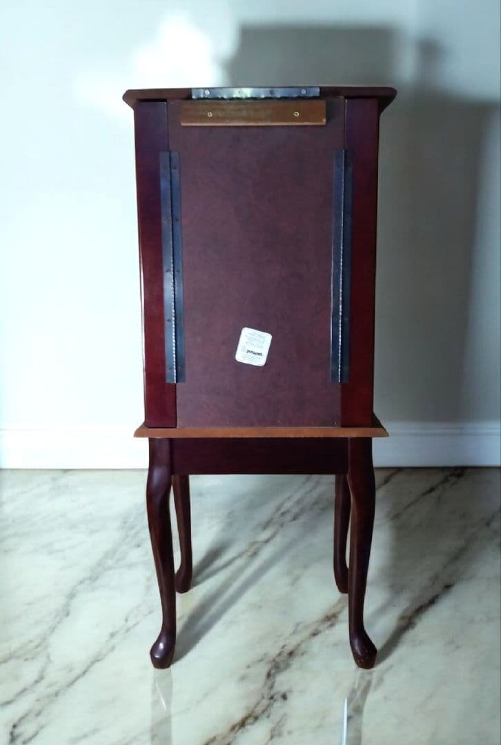 アンティーク家具　ジュエリーキャビネット