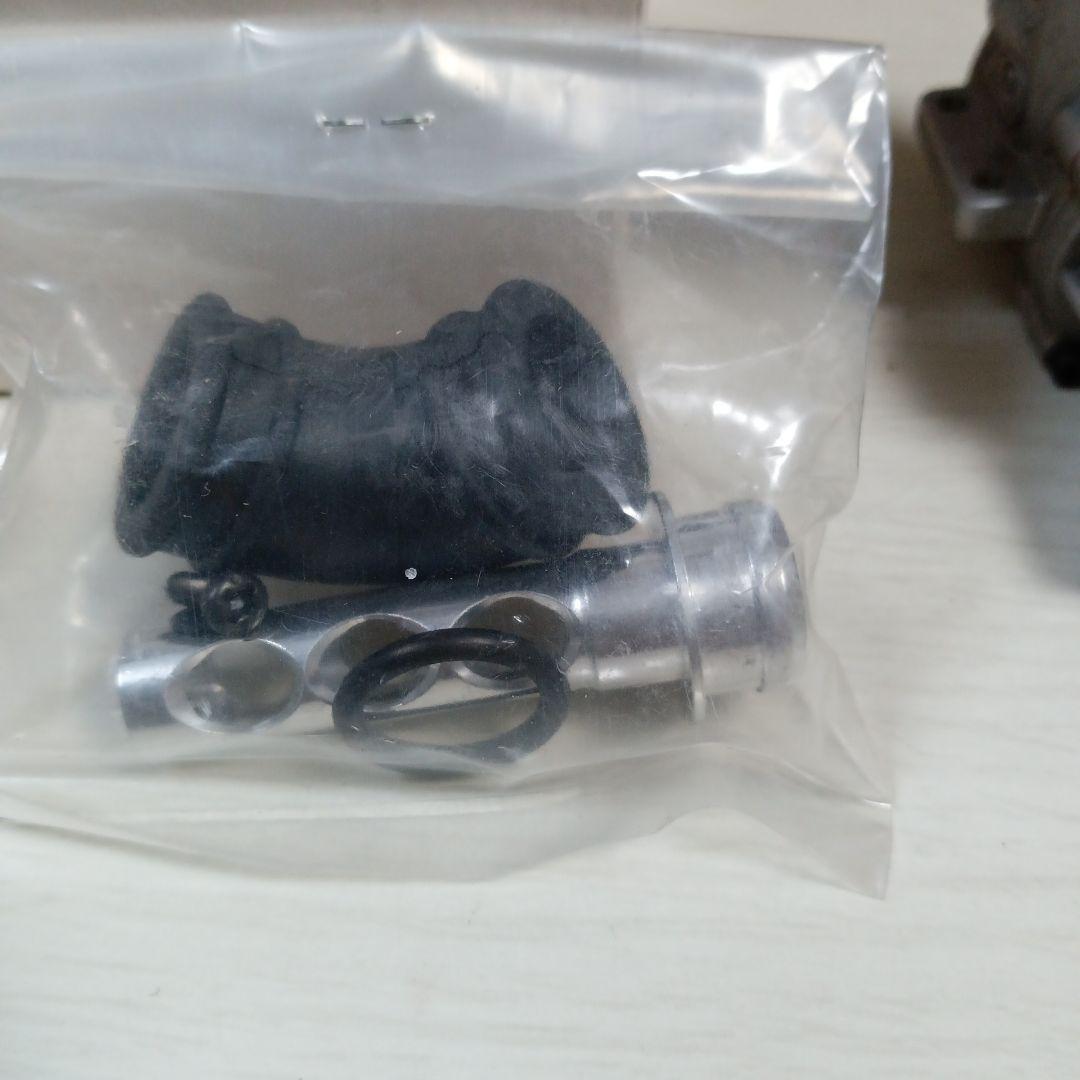 O.S. MAX 21RF-Bと 付属品