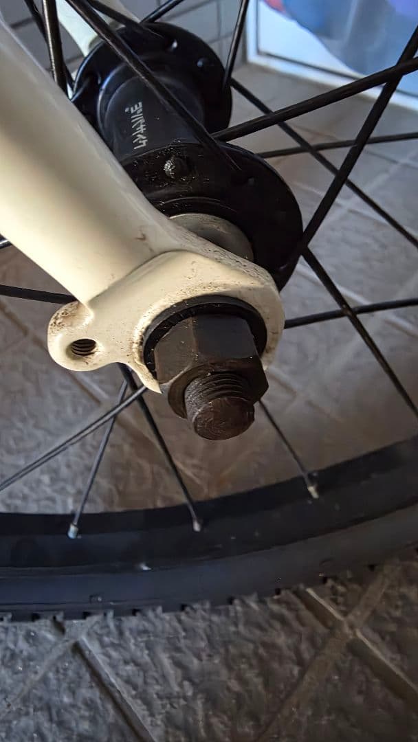 子供自転車　ヨツバ ゼロ 20　ヨツバサイクル　小学１年生向き かご付き