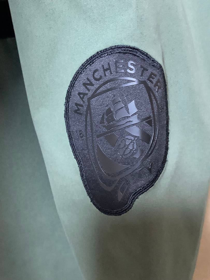 【日本未発売】PUMA FTBLNXT マンチェスター・シティ カーキ コート