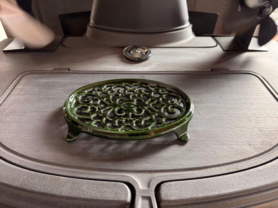 薪ストーブ　ジョンライト製スチーマー利用　トリベット　グリーンホウロウ仕上